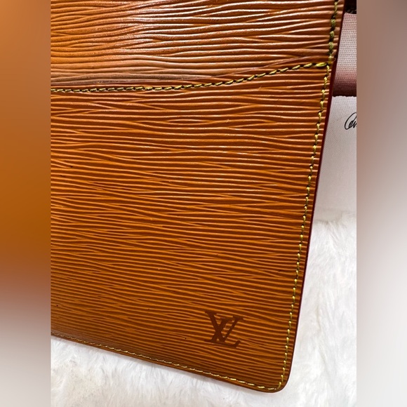 LOUIS VUITTON-A20964 HommeCipango Gold Epi Clutch - Picture 9 of 12